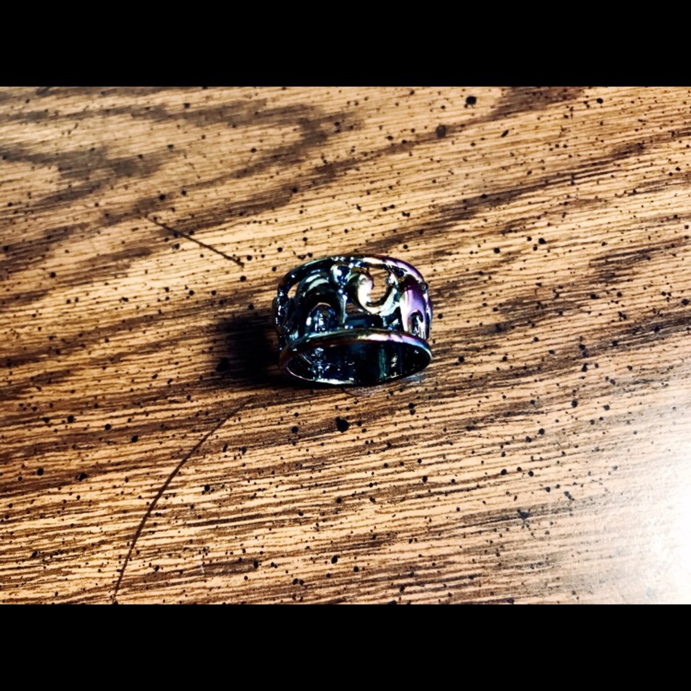 BRAND NEW 18KTRGF ELEPHANT RING - Picture 4 of 8